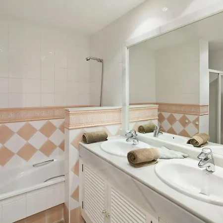 Hacienda Playa Elviria アパート *