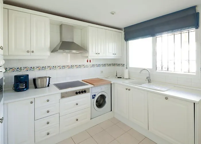 Hacienda Playa Elviria 公寓